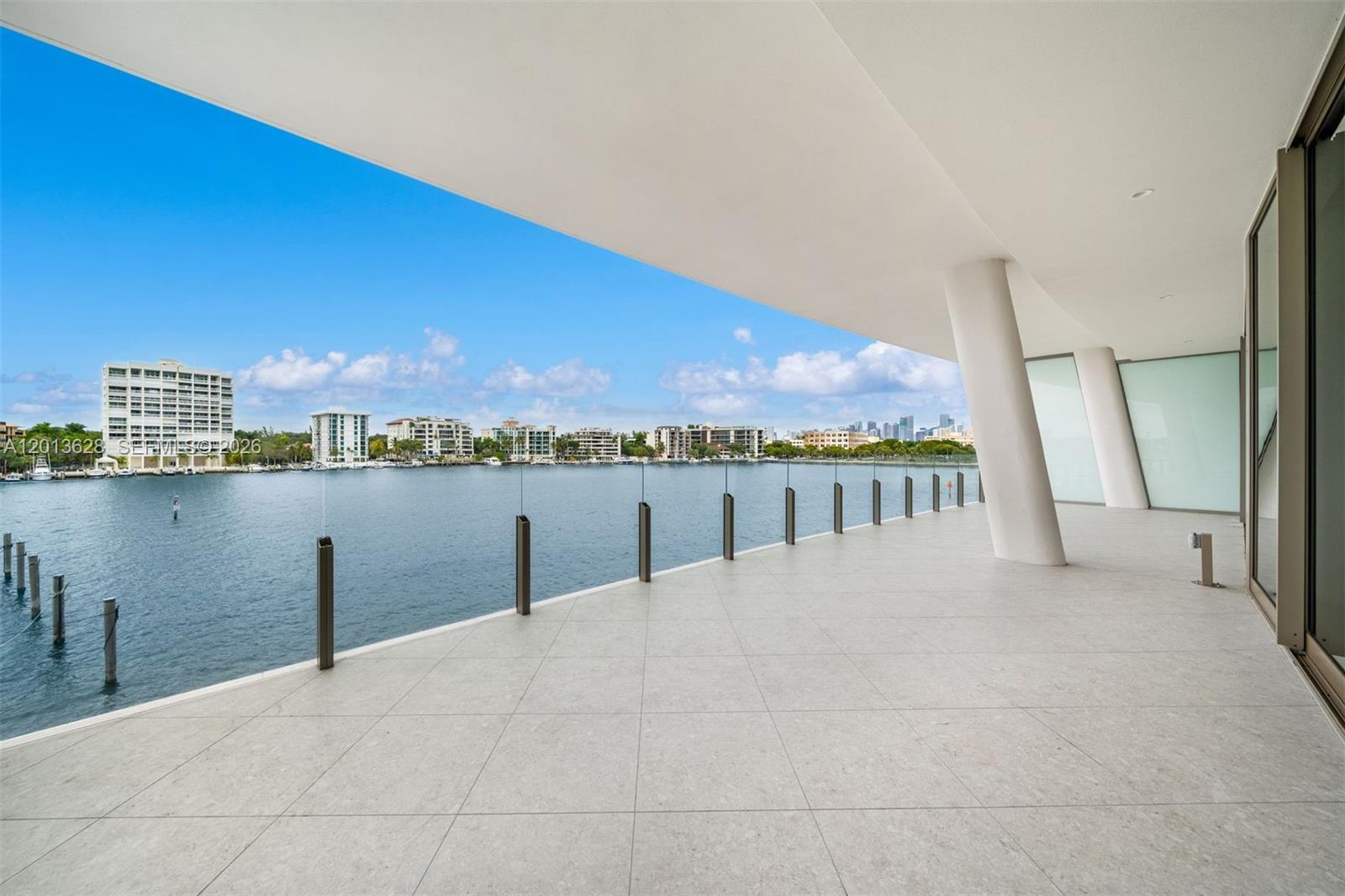 5 Grove Isle Dr S302
