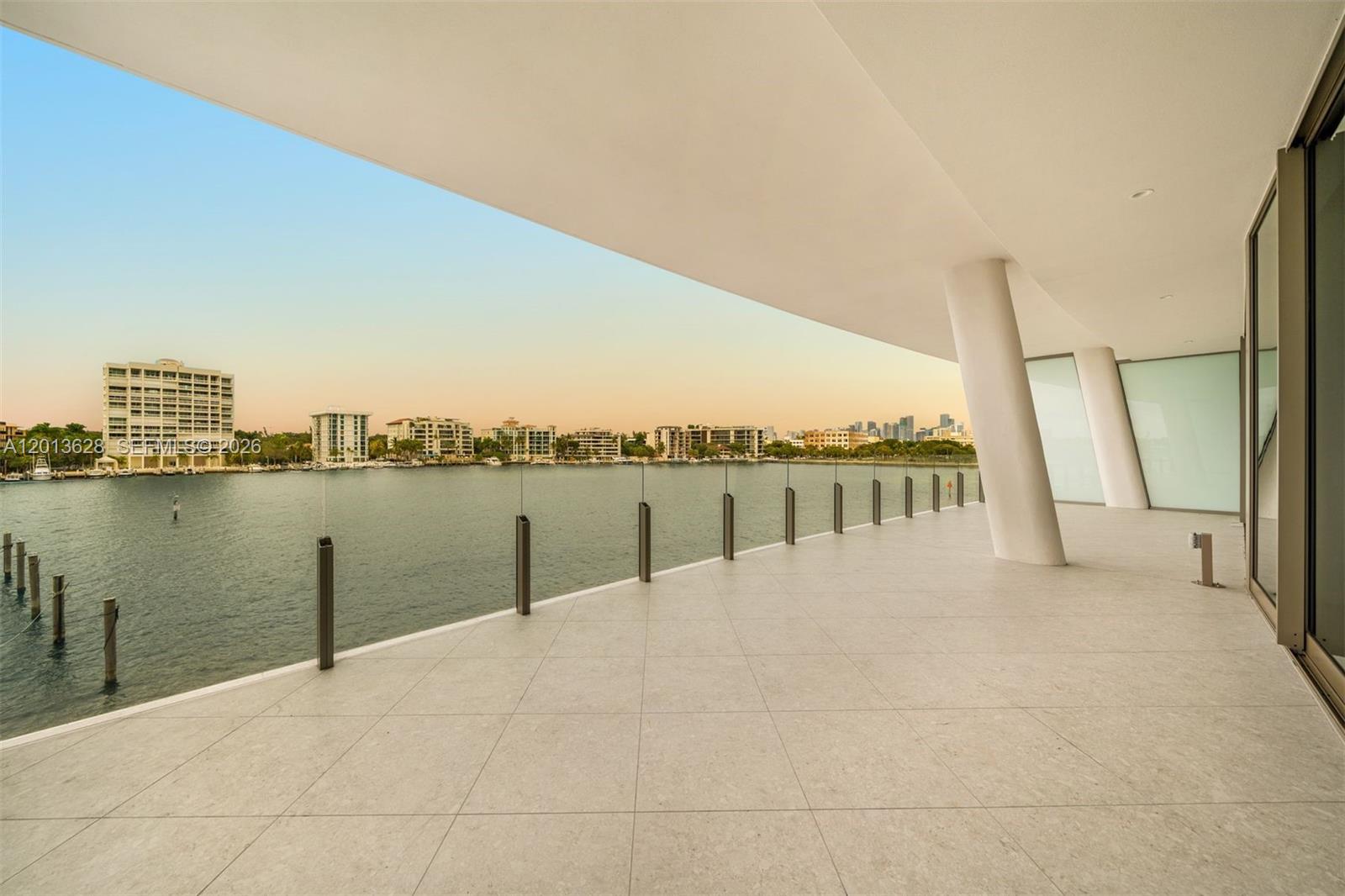 5 Grove Isle Dr S302