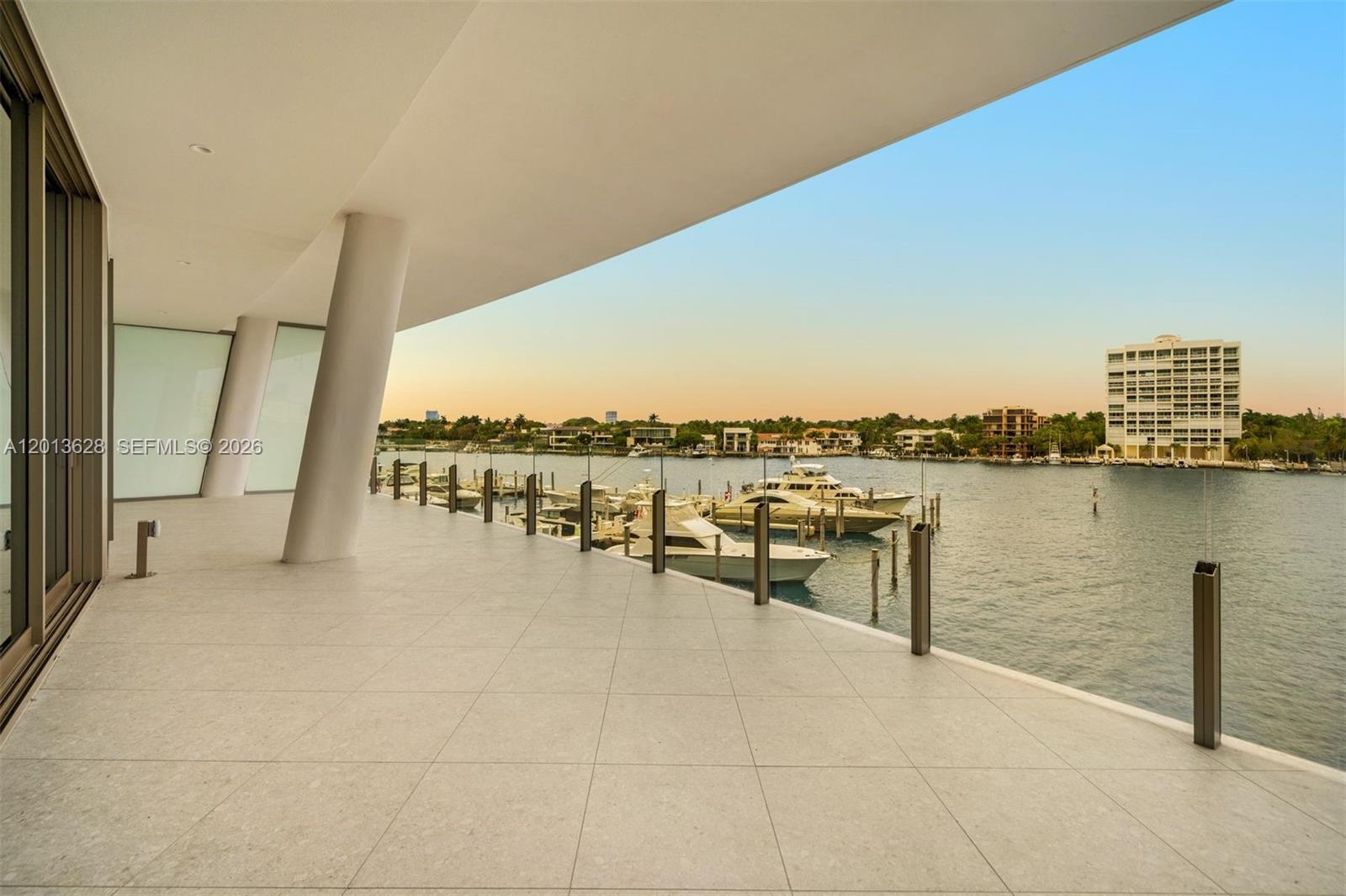 5 Grove Isle Dr S302