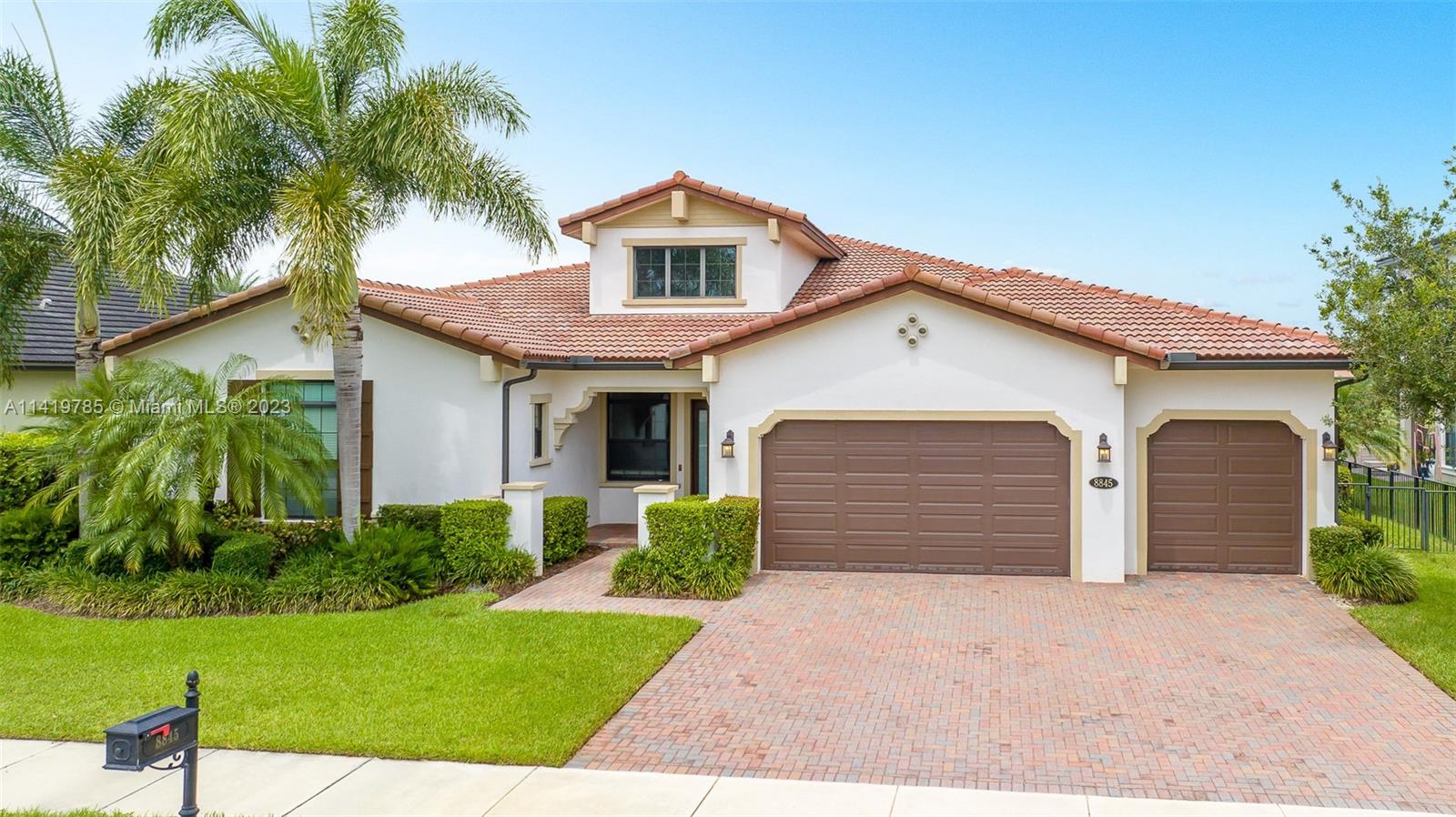 Introducing a stunning 4-bed, 4-bath luxury home on a lake in the Watercrest at Parkland. Welcome home to pure elegance. A modern masterpiece with top-notch finishes, offering refined living in highly sought after location. Experience all Florida has to offer with an area that extends your home lifestyle outdoors.  This home is luxury living at its finest. Don't miss this exceptional opportunity to secure a home that has been well-maintained and updated! Priced to sell and ready to show. 

See Attachments for More details on items staying with the home in the purchase and the history of maintenance and appliance upgrades