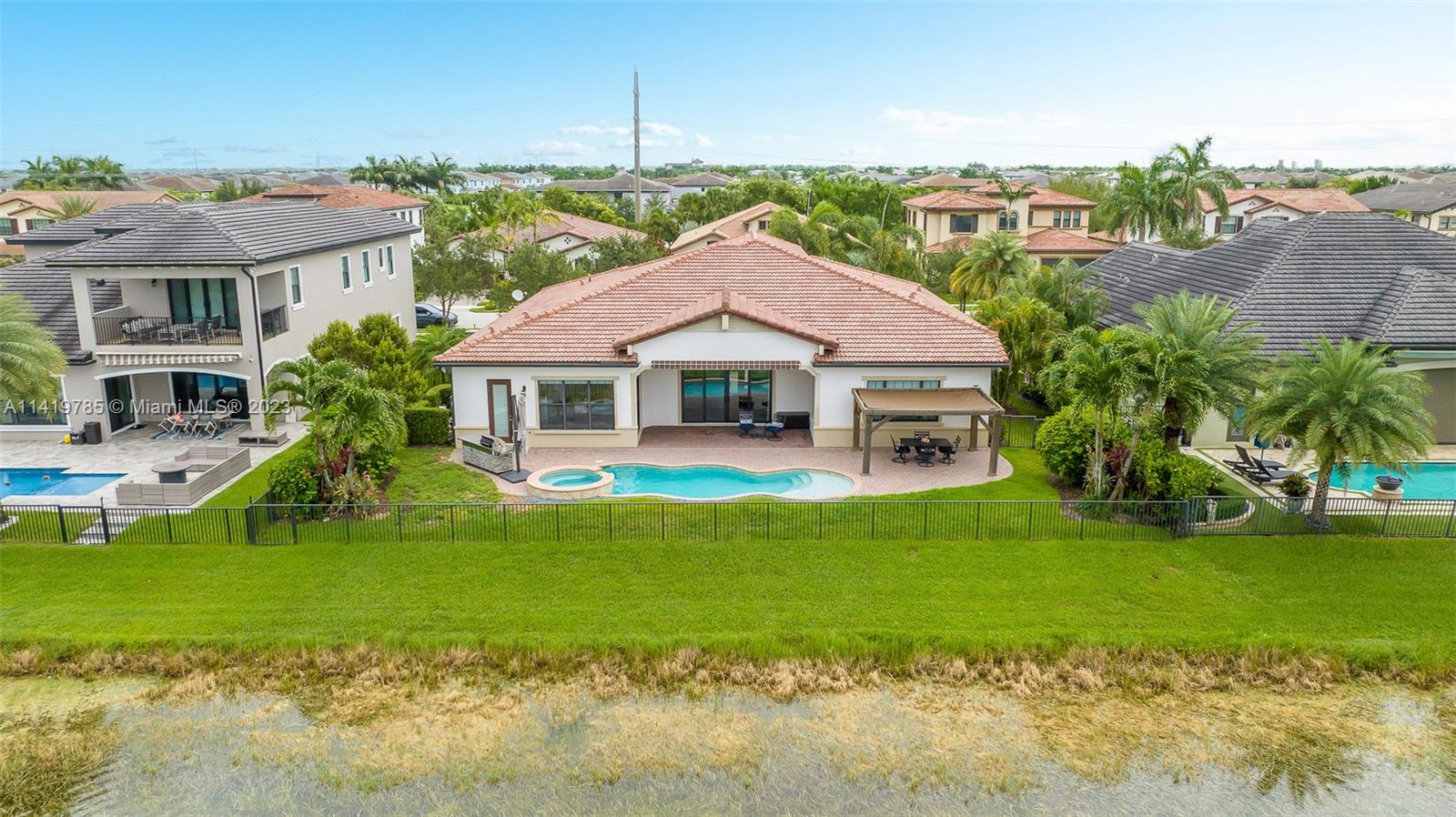 BRUSCHI PROPERTY - Residential