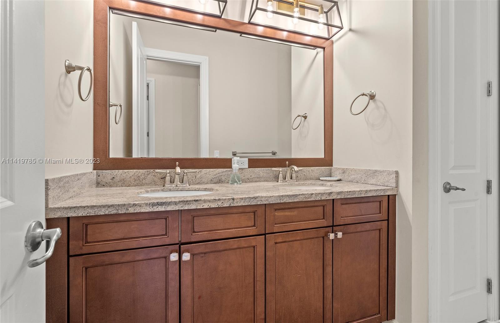BRUSCHI PROPERTY - Residential