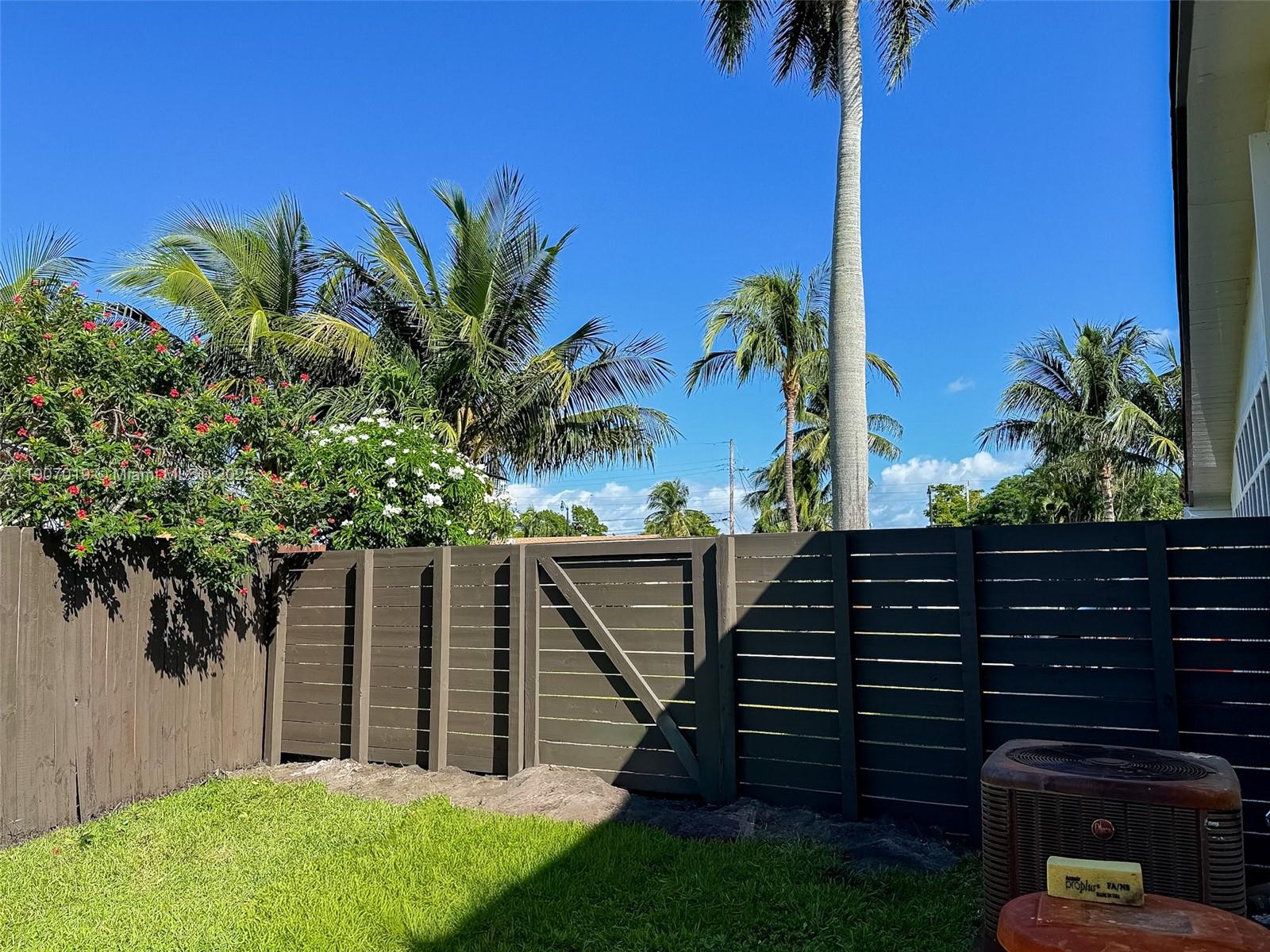 CRESTHAVEN NO 9 REPLAT - Residential