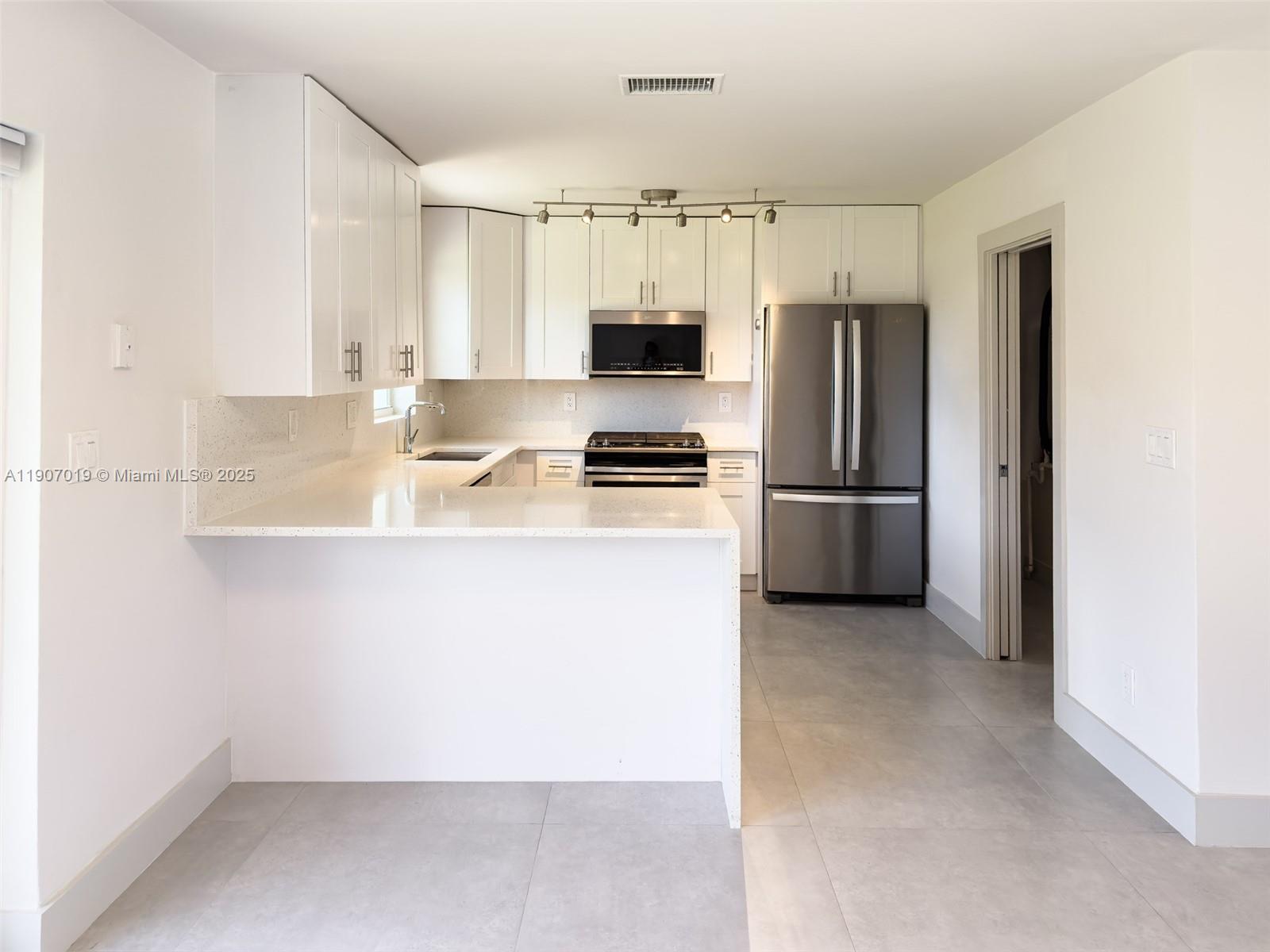 CRESTHAVEN NO 9 REPLAT - Residential