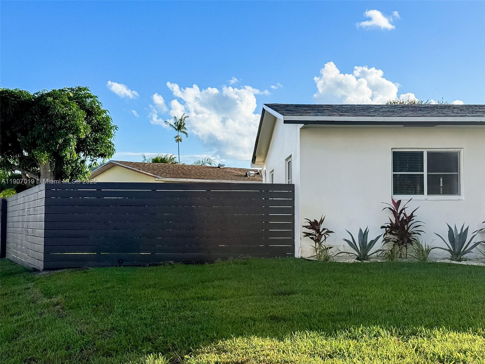 CRESTHAVEN NO 9 REPLAT - Residential