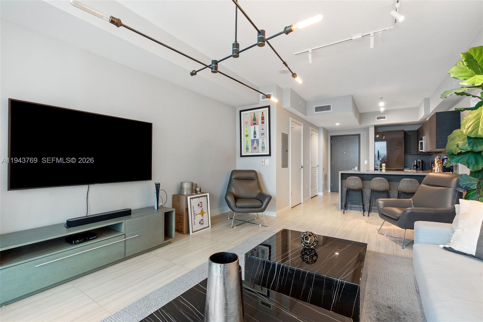 THE BOND (1080 BRICKELL) - Residential