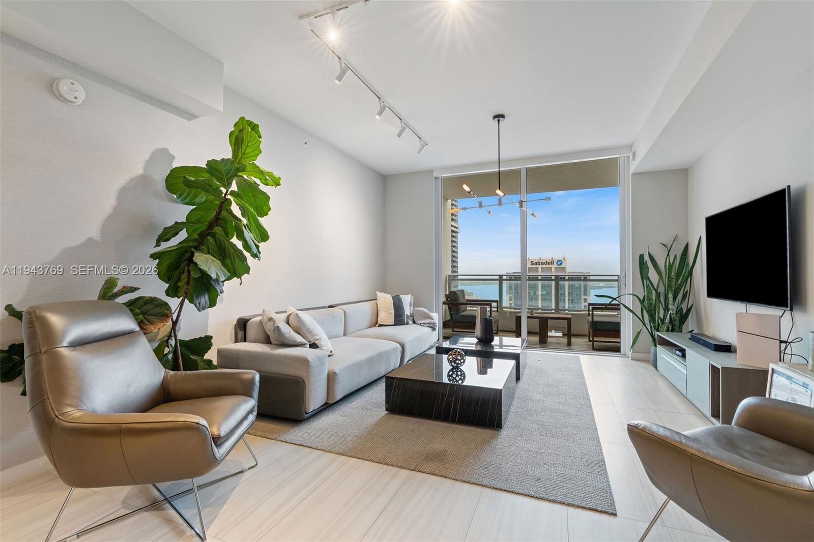 THE BOND (1080 BRICKELL) - Residential