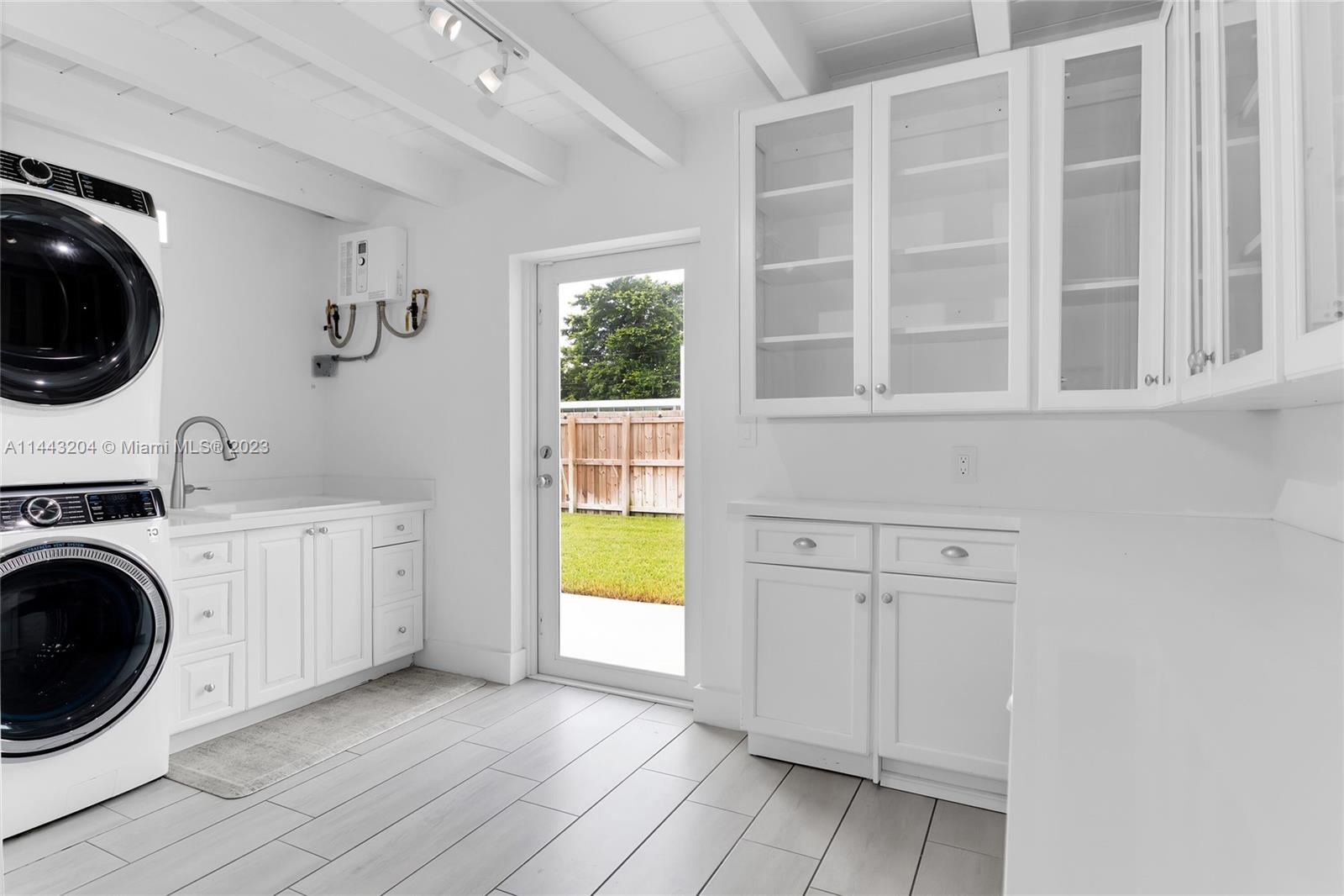 SUNILAND ESTATES 1ST ADDN - Residential