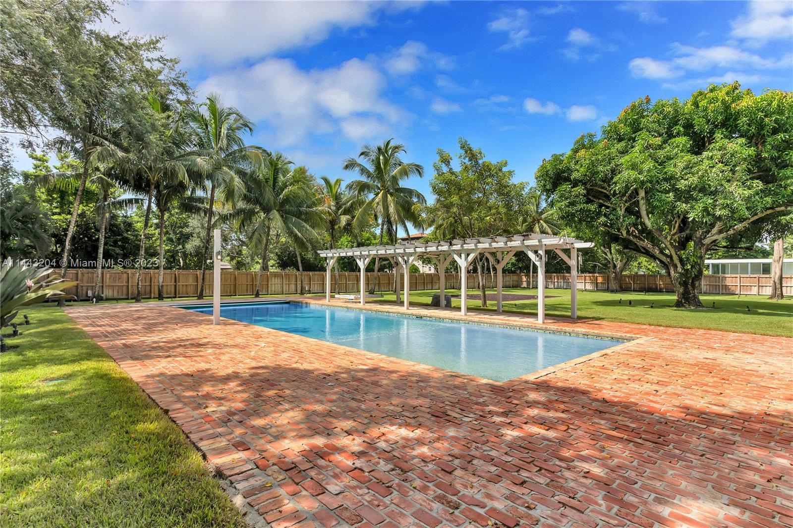 SUNILAND ESTATES 1ST ADDN - Residential