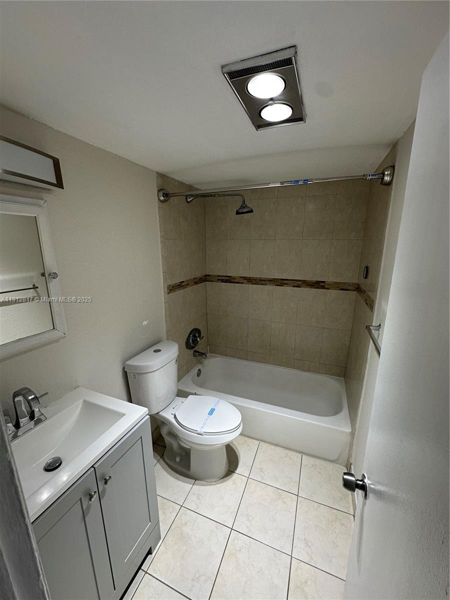 TOWN COLONY CONDO - Residential Lease