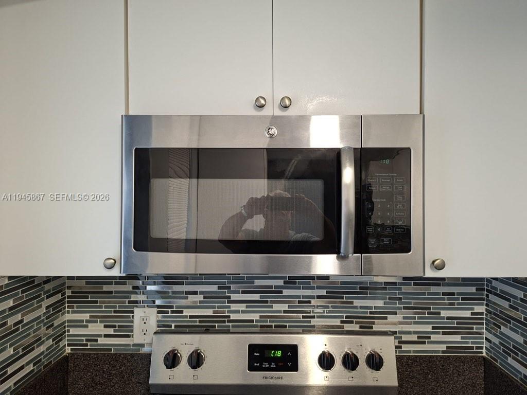 YACHT CLUB CONDO (THE) - Residential Lease