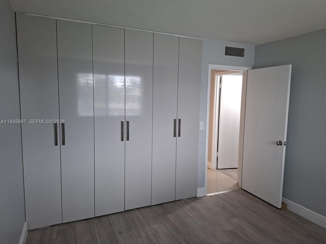 YACHT CLUB CONDO (THE) - Residential Lease