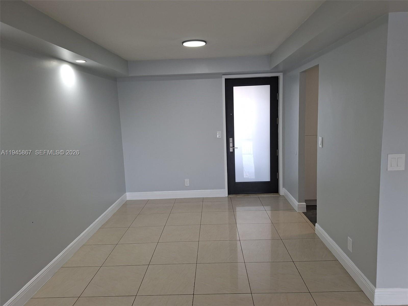 YACHT CLUB CONDO (THE) - Residential Lease