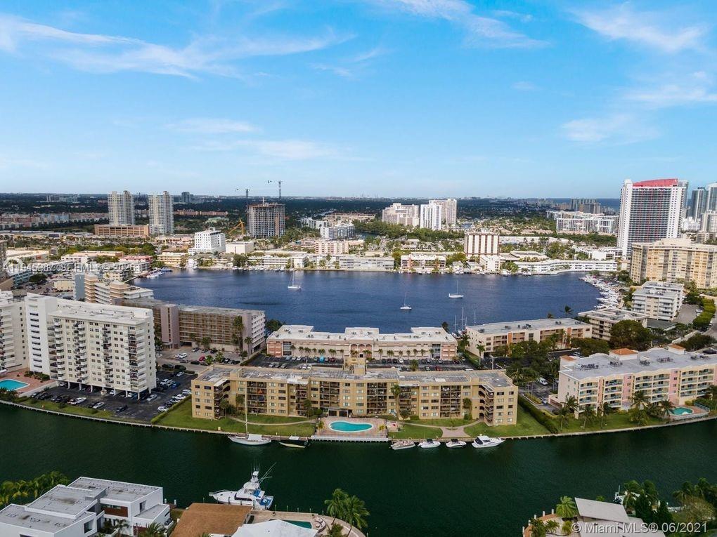 YACHT CLUB CONDO (THE) - Residential Lease