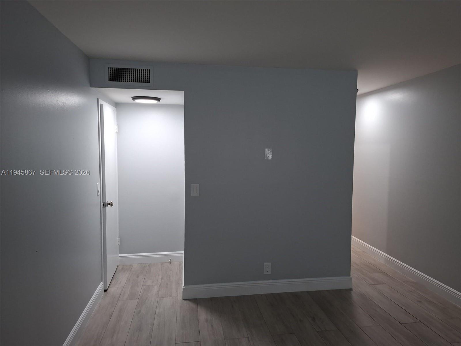 YACHT CLUB CONDO (THE) - Residential Lease
