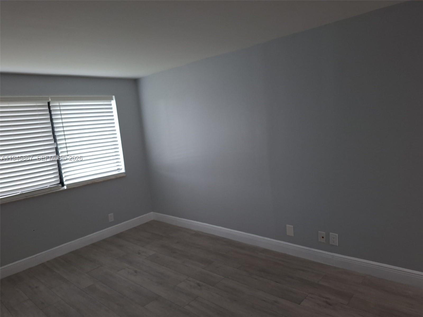 YACHT CLUB CONDO (THE) - Residential Lease