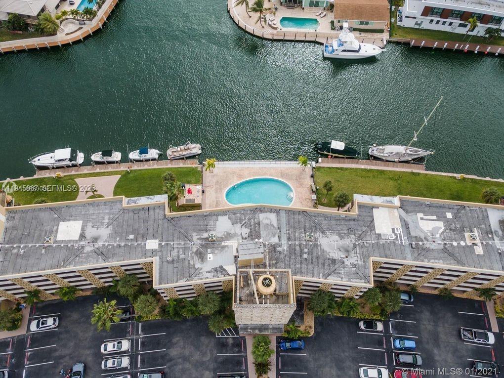 YACHT CLUB CONDO (THE) - Residential Lease