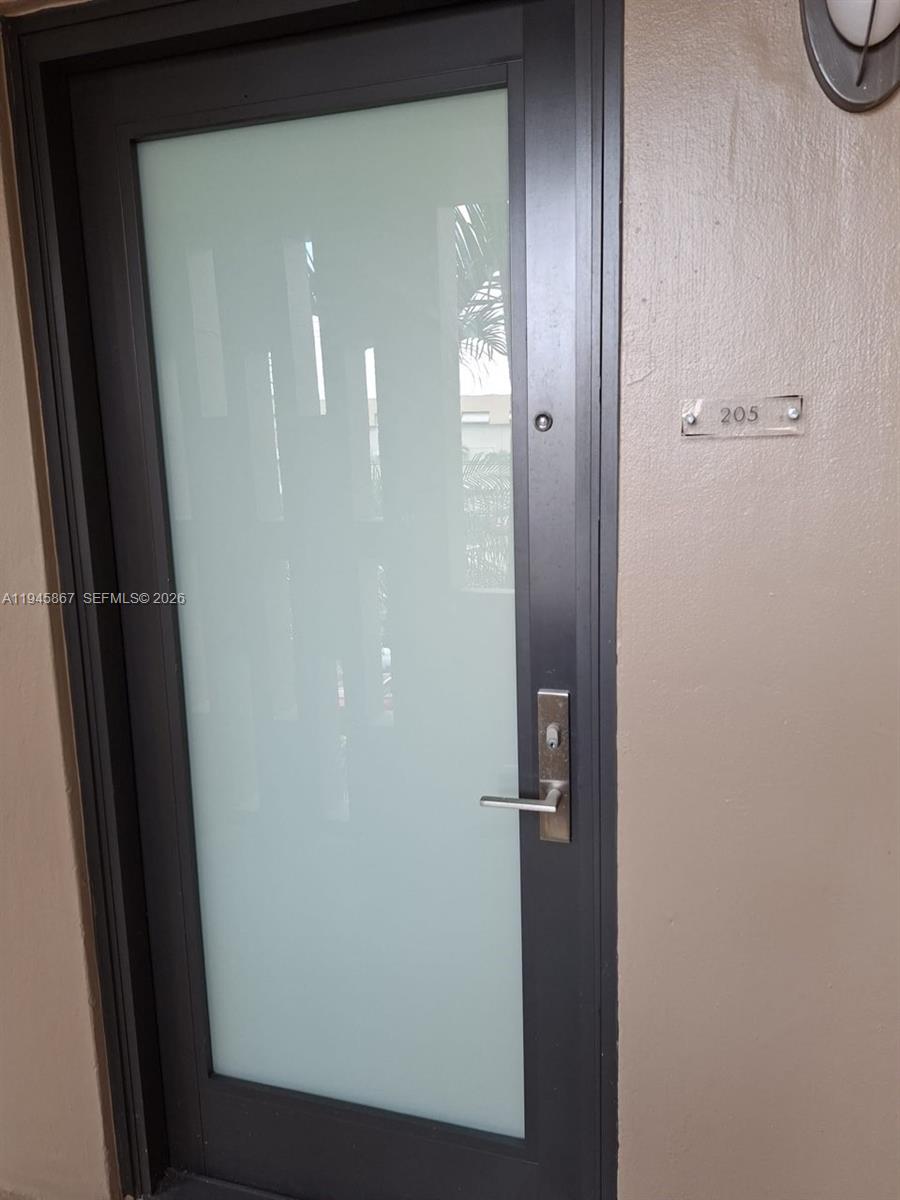 YACHT CLUB CONDO (THE) - Residential Lease