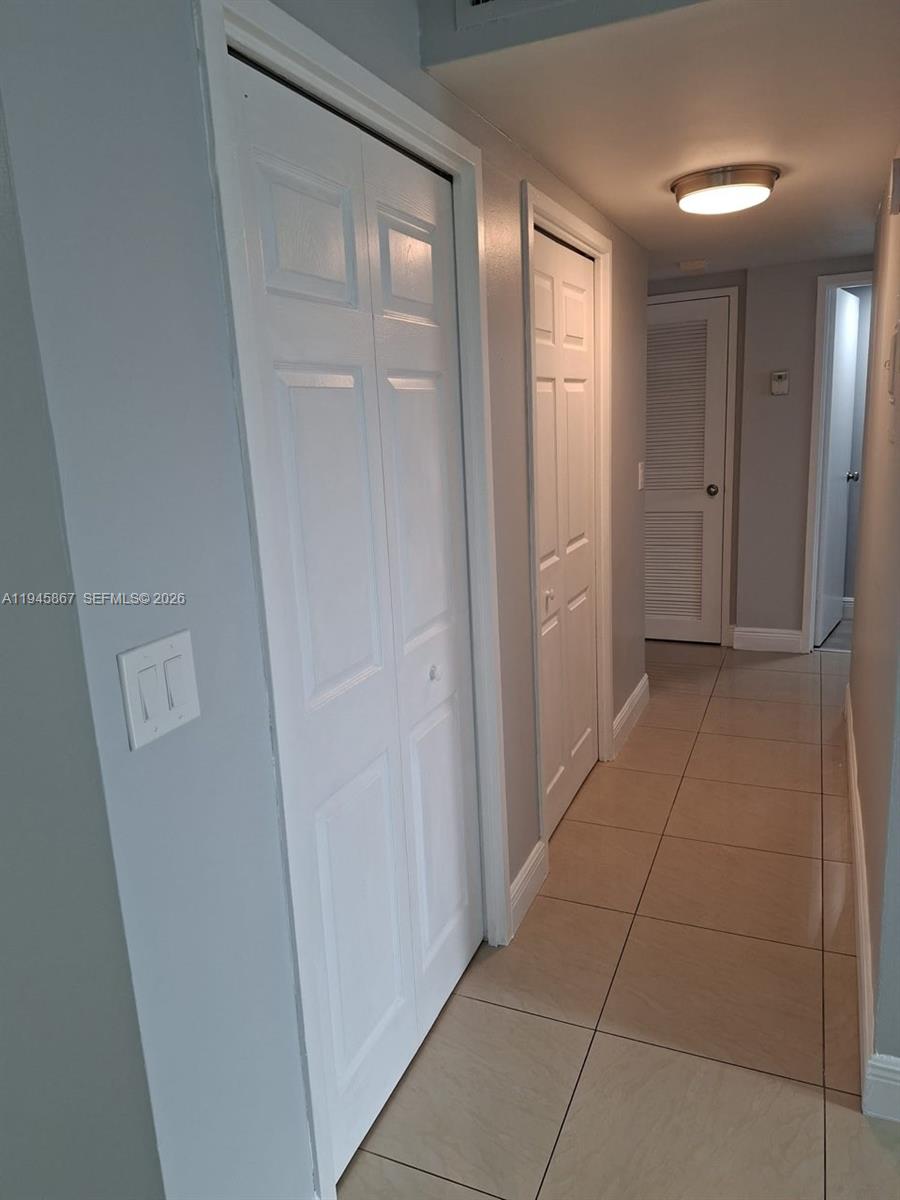 YACHT CLUB CONDO (THE) - Residential Lease