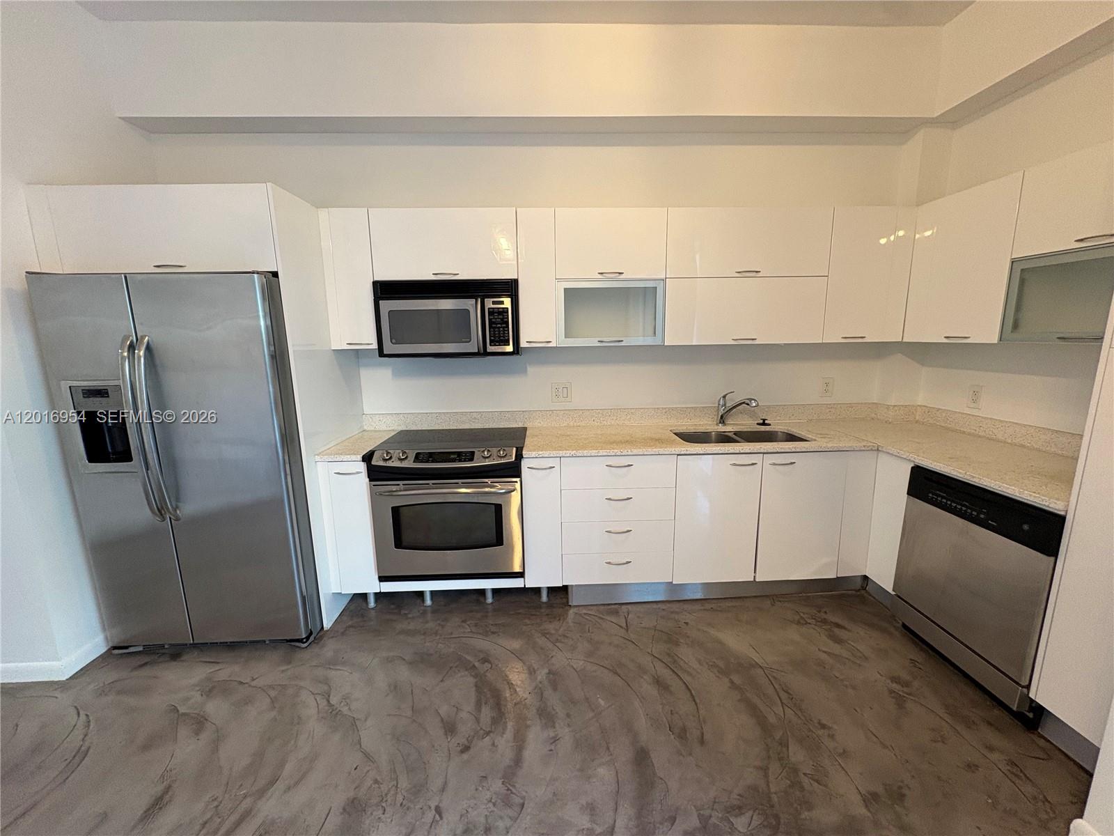 THE LOFT DOWNTOWN II COND - Residential Lease