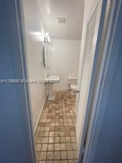 2811 Indian Creek Dr B
