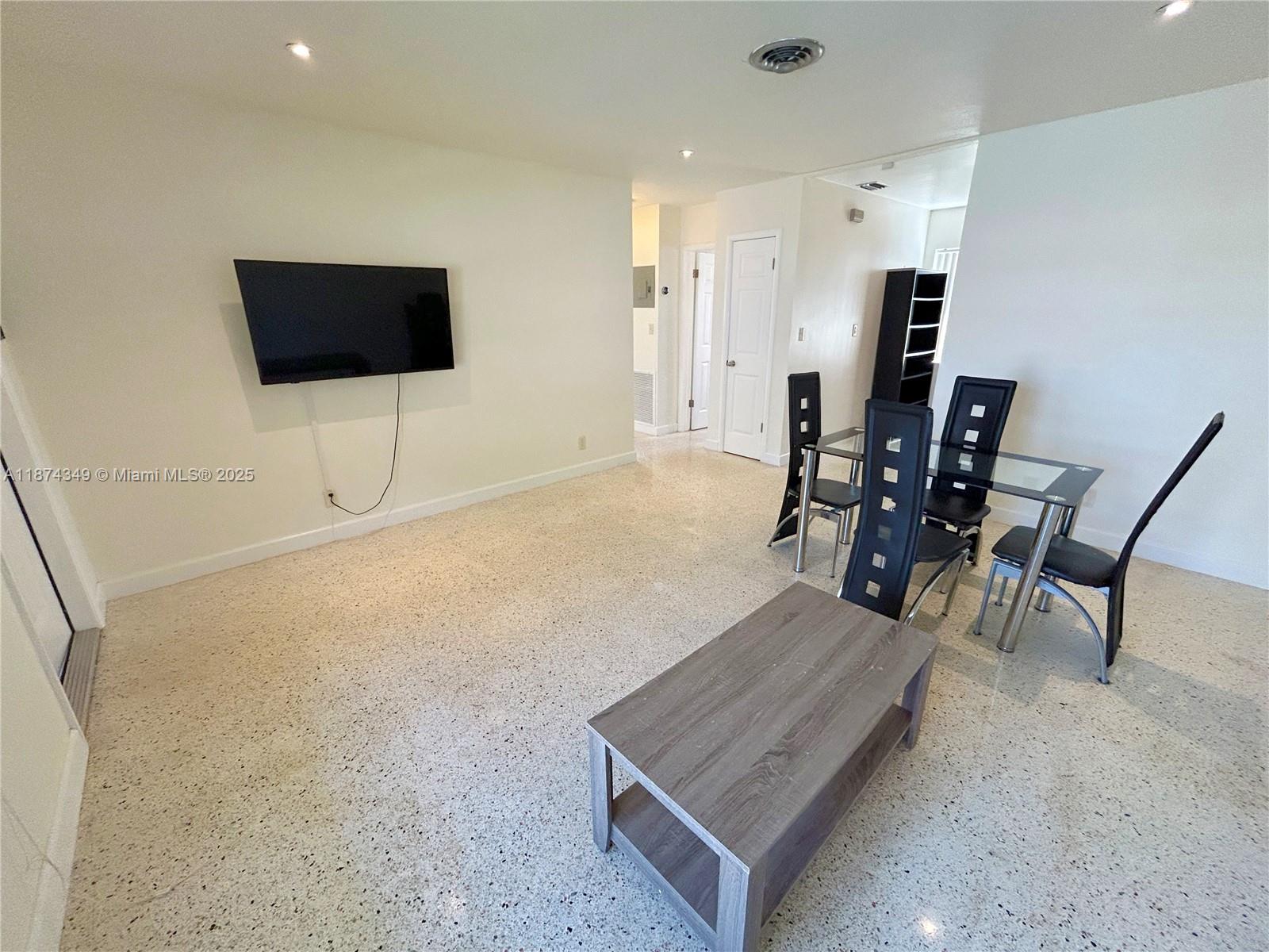 BONIELLO VILLAS SEC TWO - Residential Lease