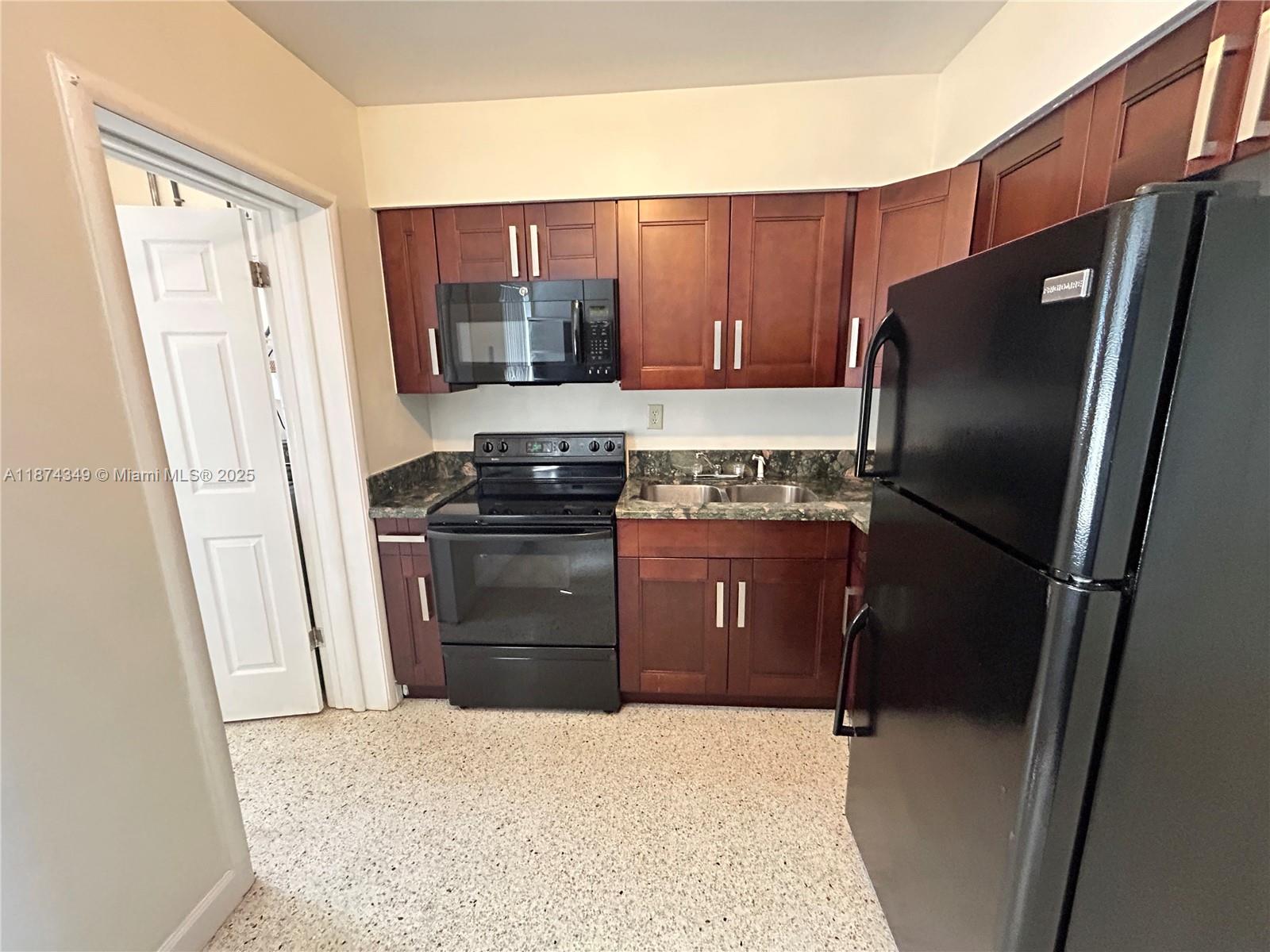 BONIELLO VILLAS SEC TWO - Residential Lease