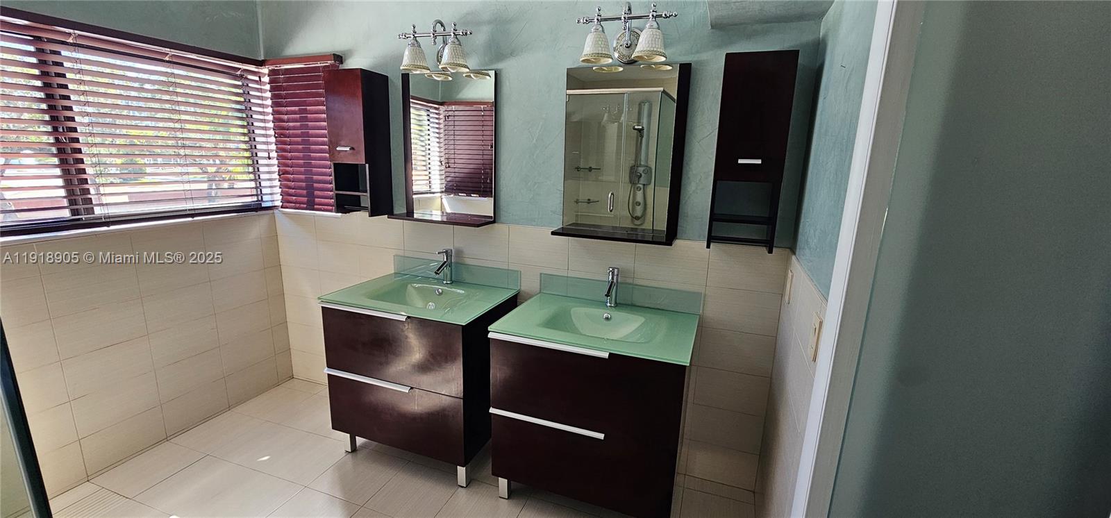 JACARANDA AREA 935 - Residential Lease