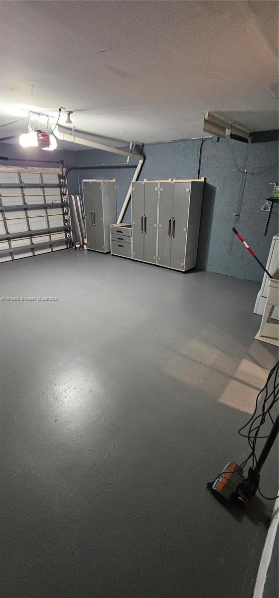 JACARANDA AREA 935 - Residential Lease