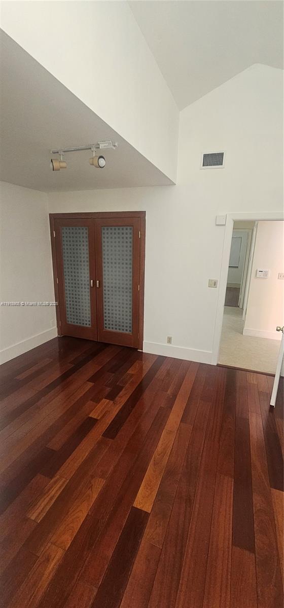 View photos, virtual tours, details... 1221 SW 87th Ter 0