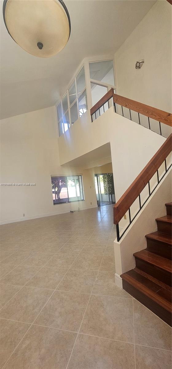 View photos, virtual tours, details... 1221 SW 87th Ter 0