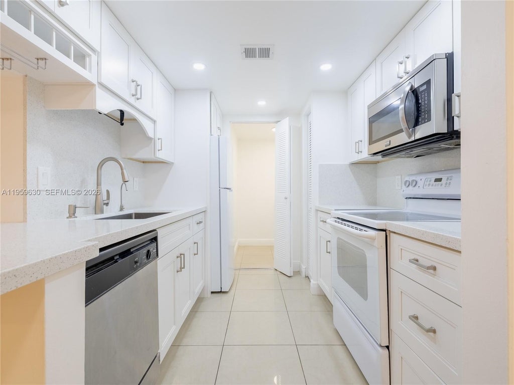 Photo of 9955 Westview Dr #215, Coral Springs, FL 33076 (MLS # A11959630)