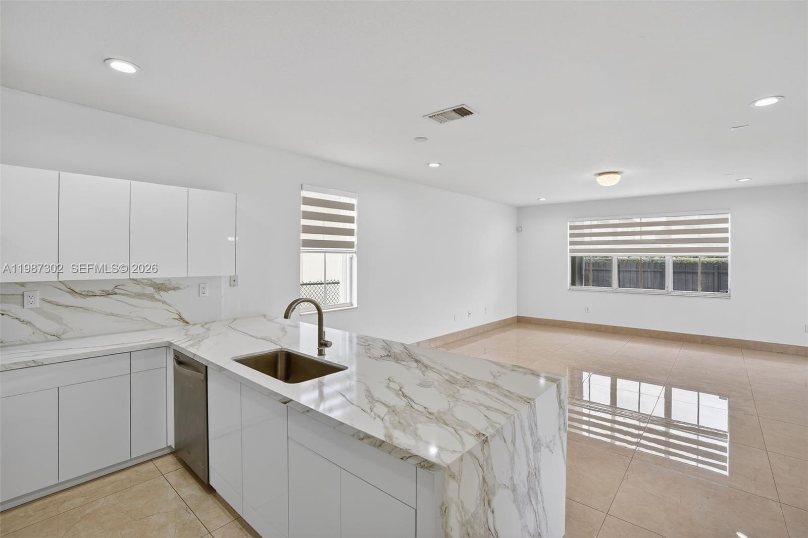 GRAND LAKES PHASE III - Residential