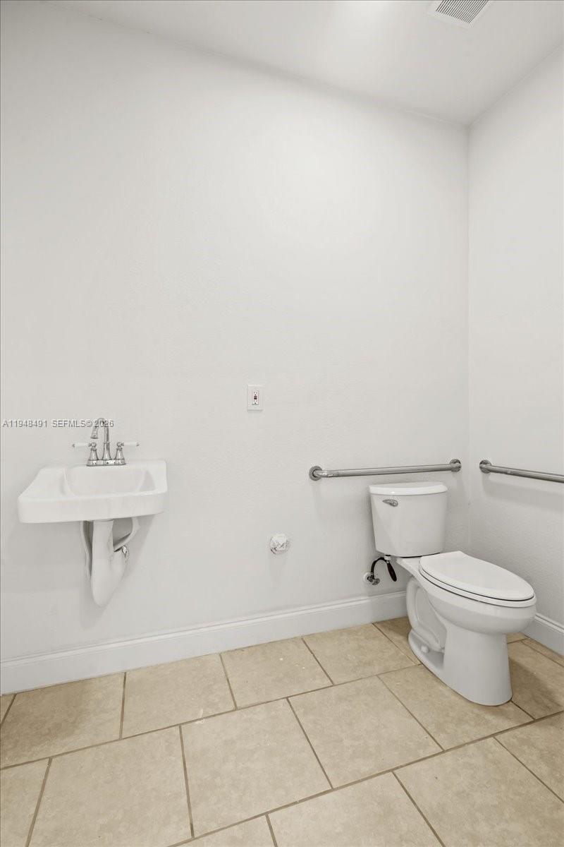 BISCAYNE ENTRADA 2ND REV - Residential