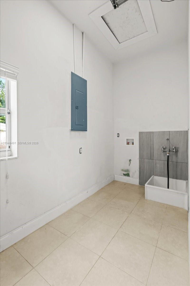 BISCAYNE ENTRADA 2ND REV - Residential