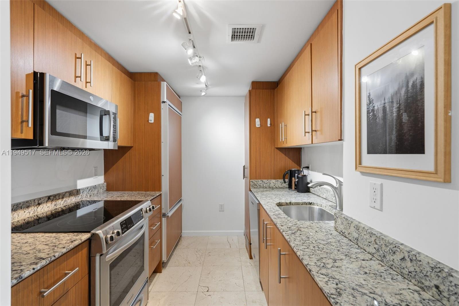 HARBOUR HOUSE - Residential