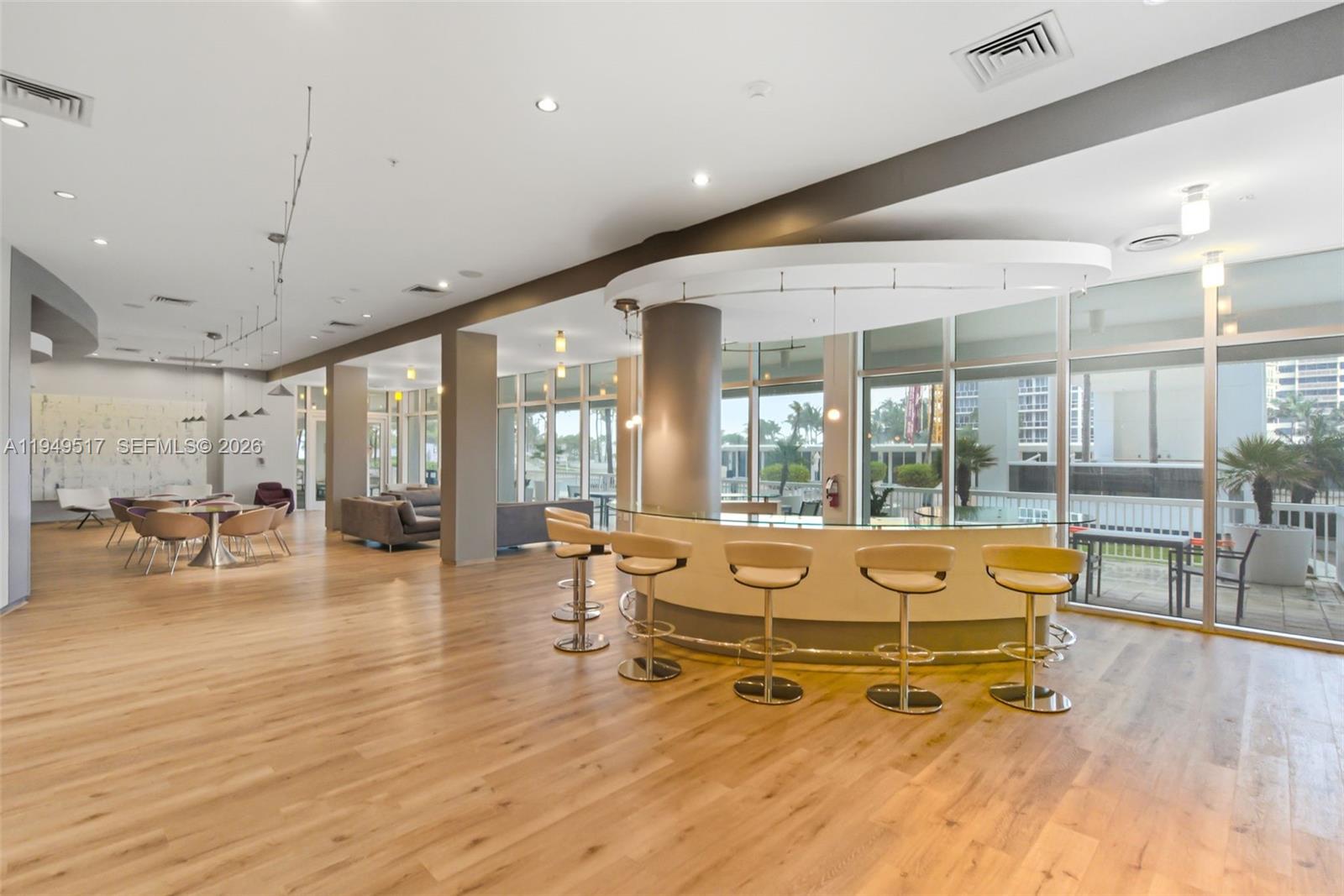 HARBOUR HOUSE - Residential