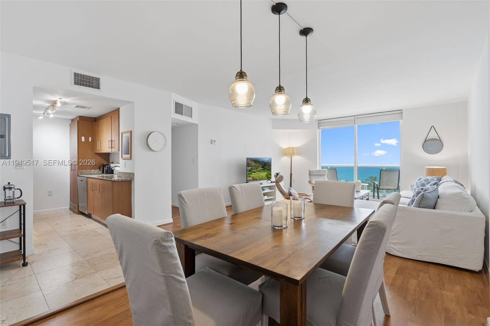 10275 Collins Ave 718