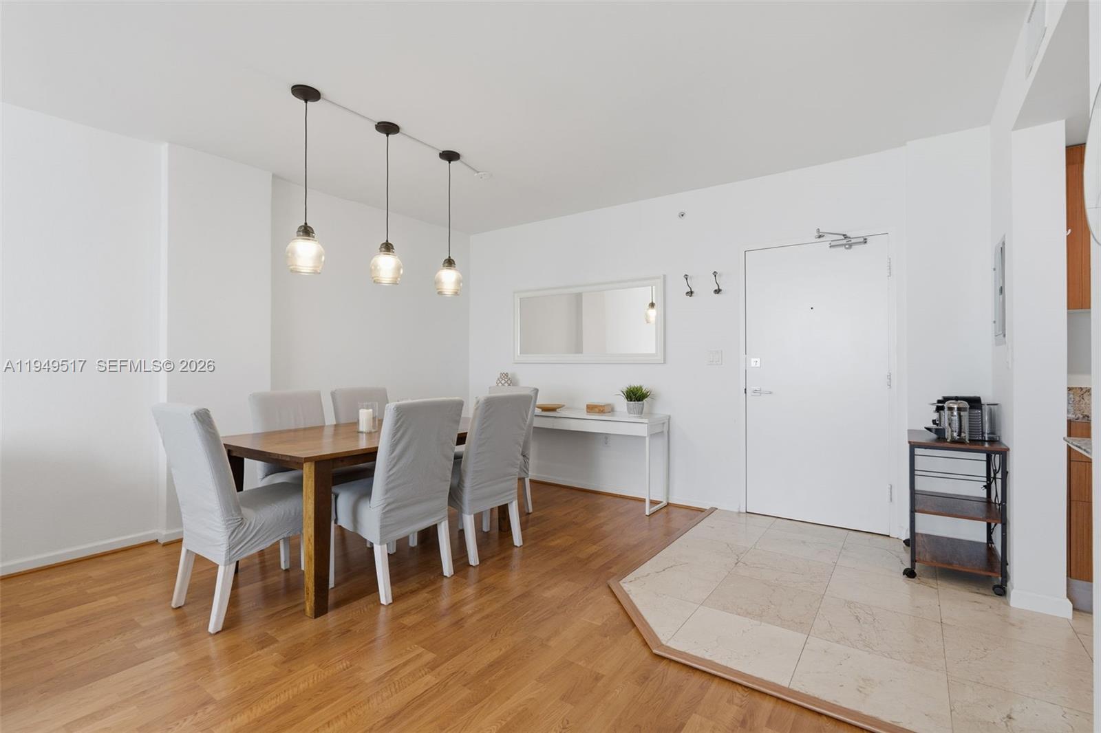 10275 Collins Ave 718