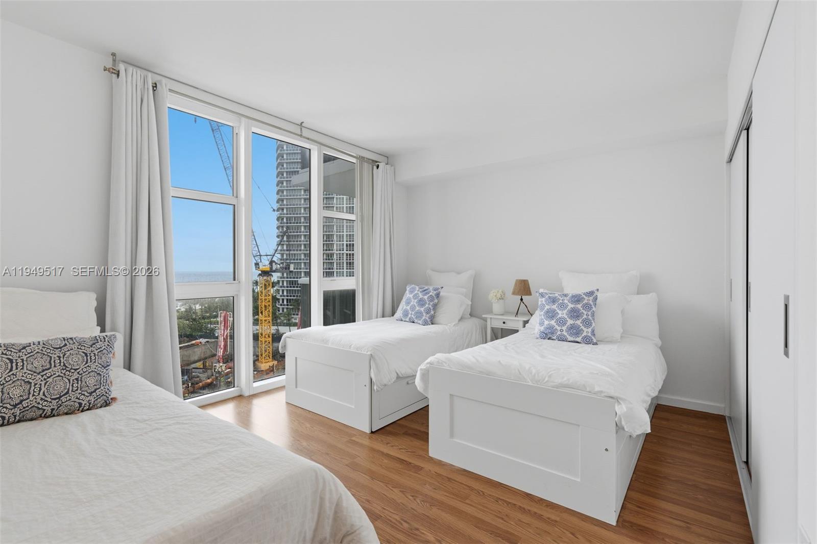 HARBOUR HOUSE - Residential