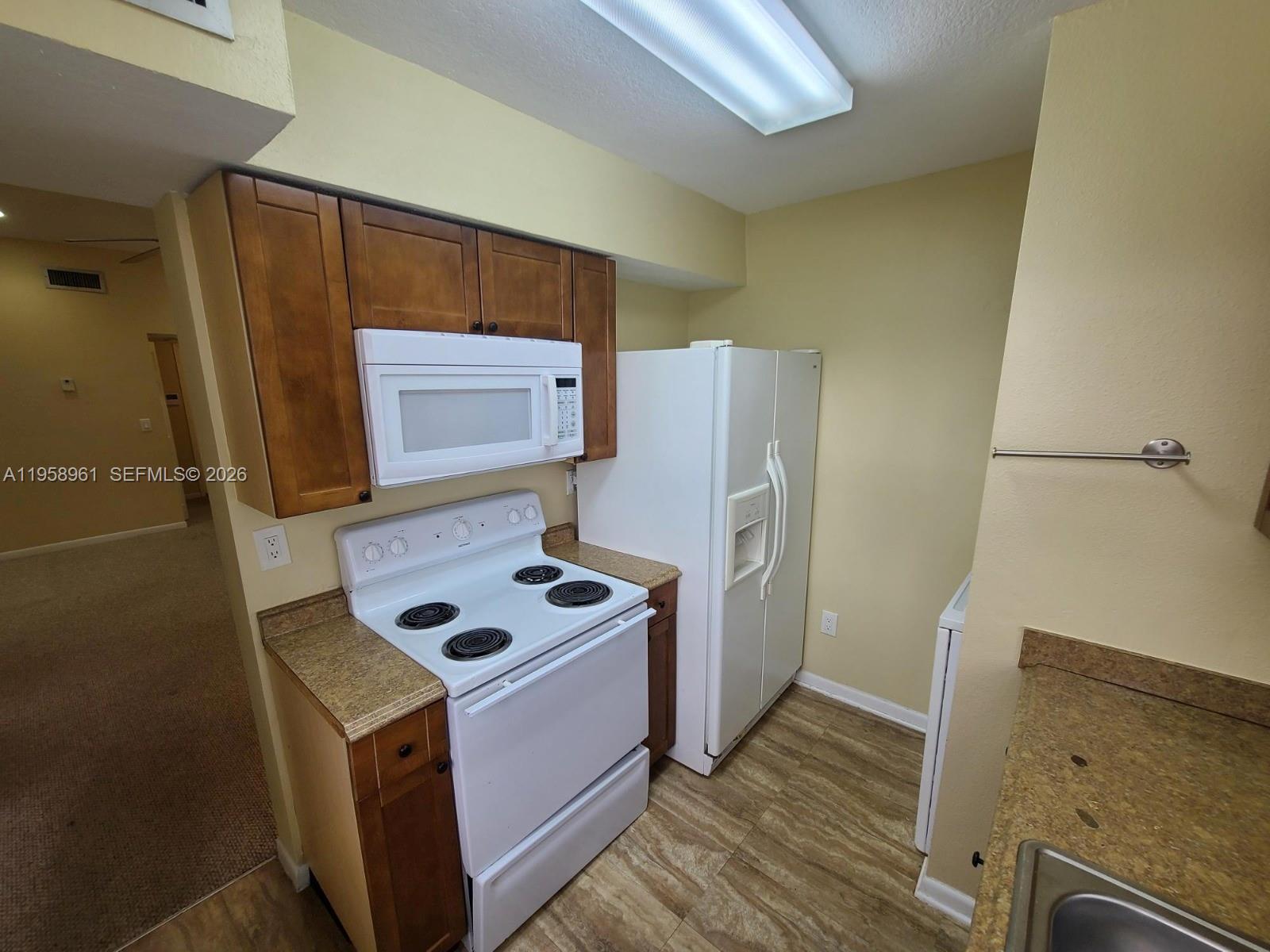 LAKESHORE CONDO #2 - Residential Lease