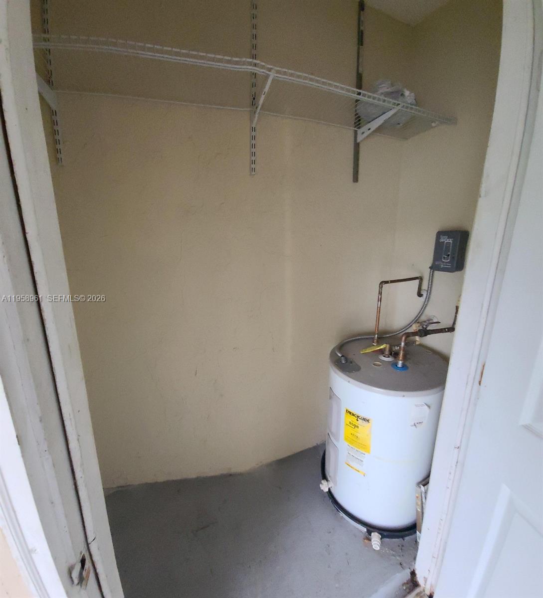 LAKESHORE CONDO #2 - Residential Lease