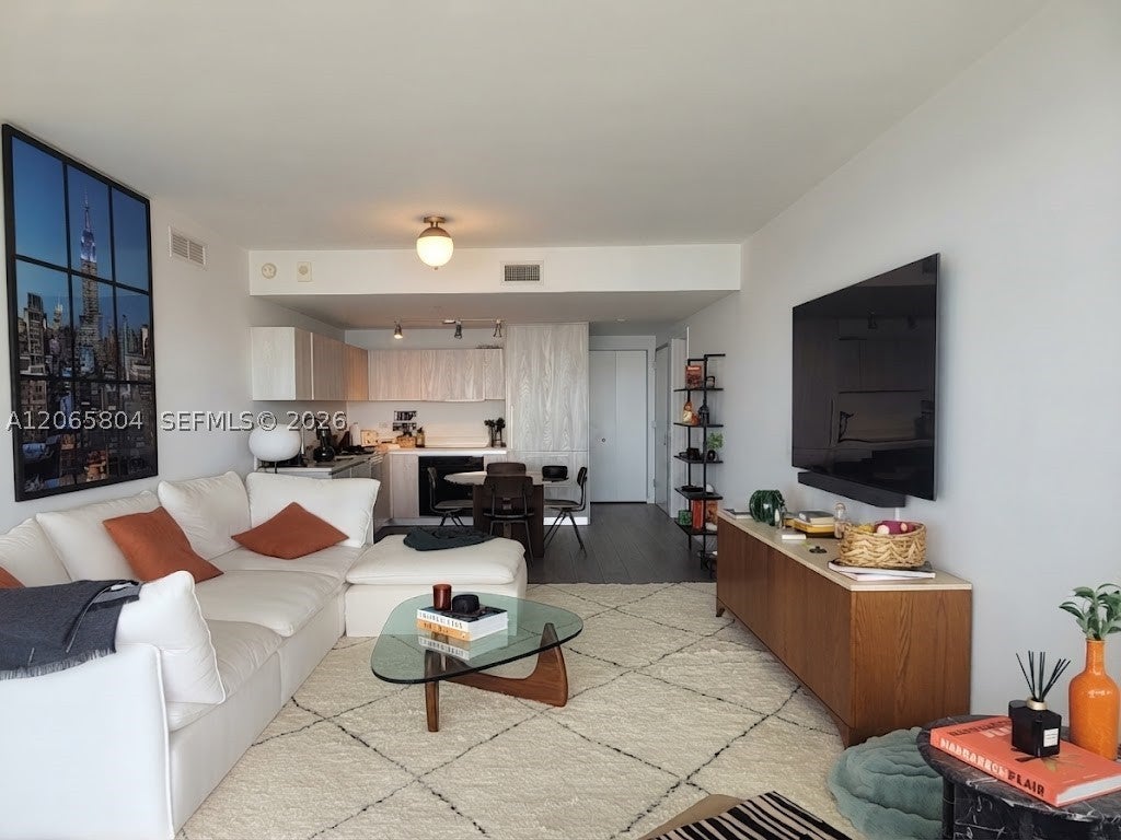 3131 NE 7th Ave 4404
