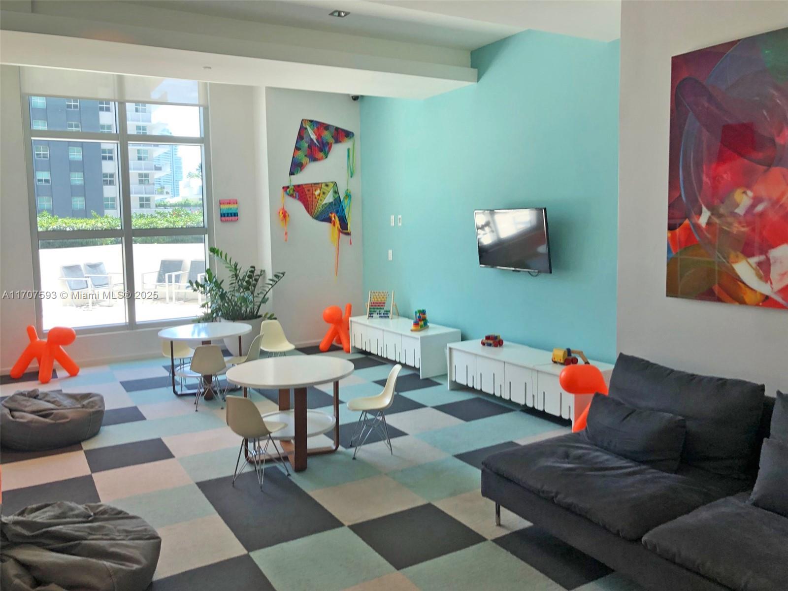 1100 MILLECENTO RESIDENCE - Residential