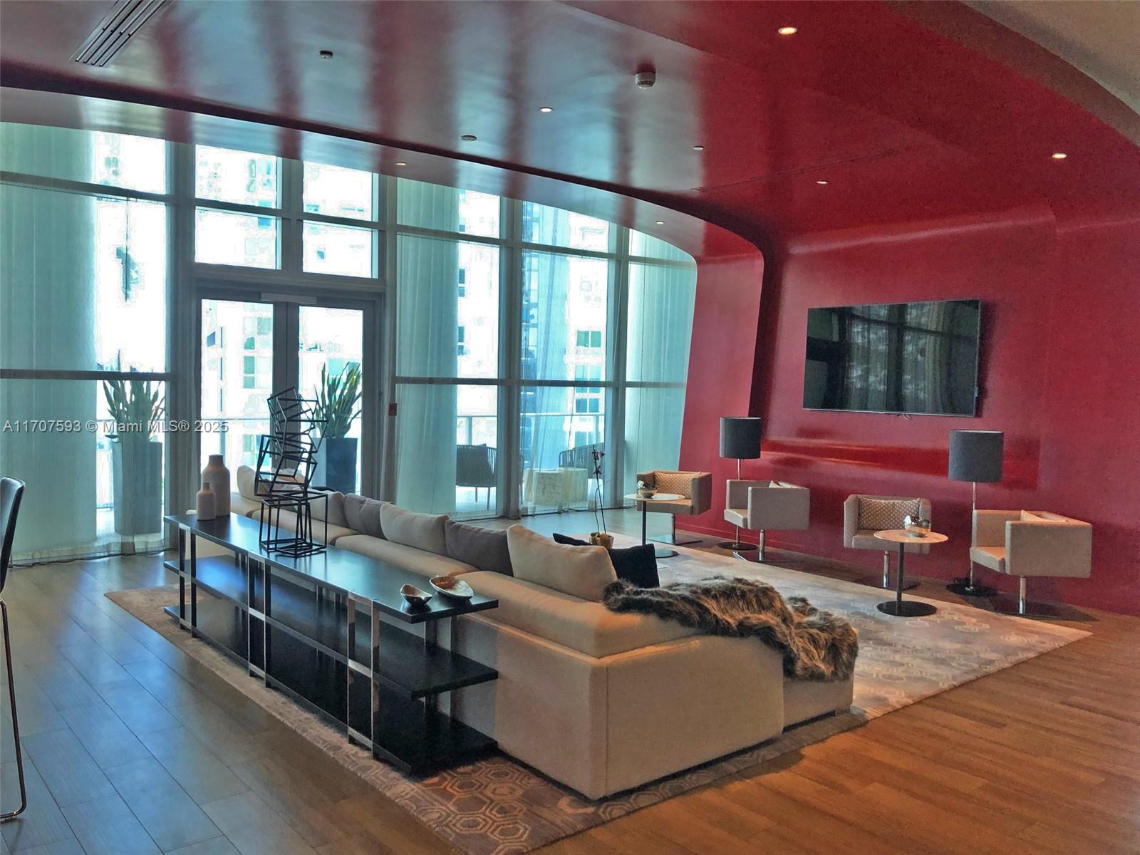 1100 MILLECENTO RESIDENCE - Residential