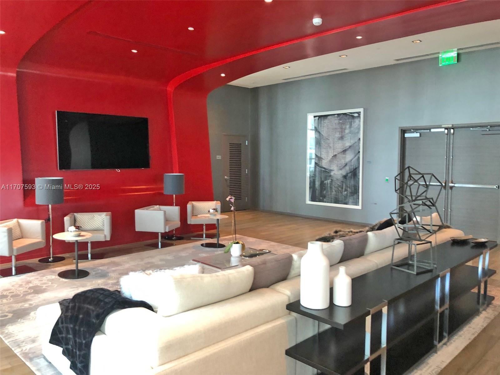 1100 MILLECENTO RESIDENCE - Residential