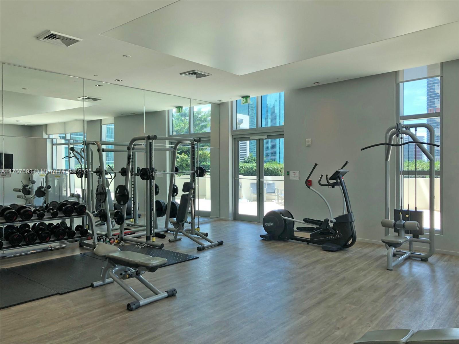 1100 MILLECENTO RESIDENCE - Residential