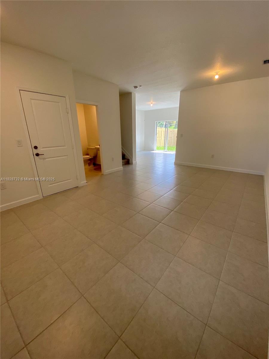 4666 NW 120 way