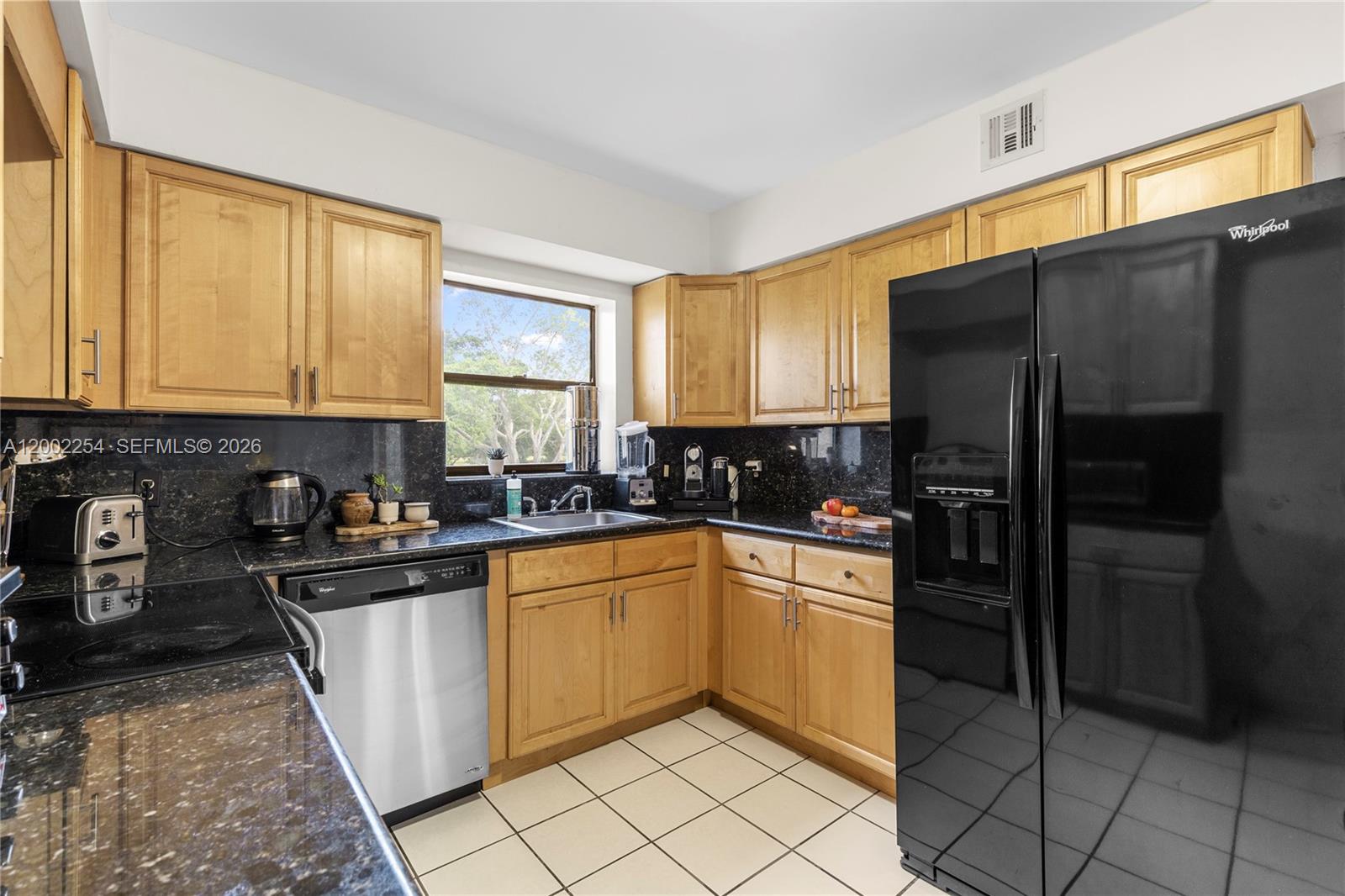 BLDG 5 OF COUNTRY CLUB AP - Residential