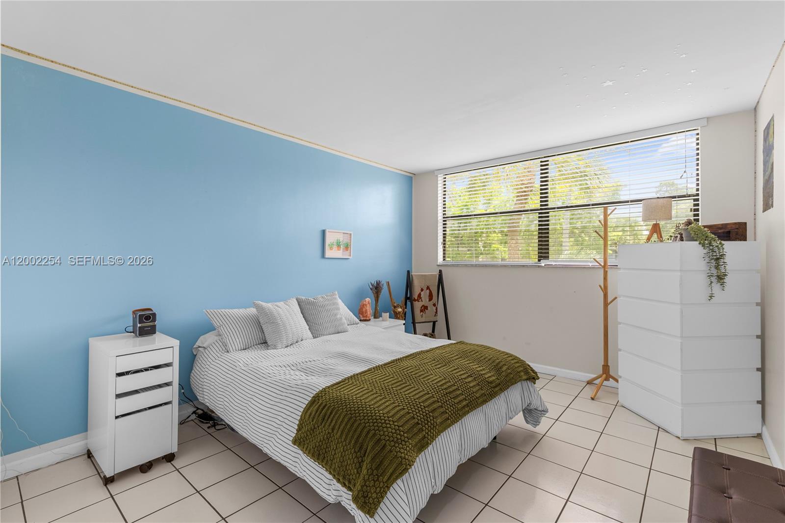 BLDG 5 OF COUNTRY CLUB AP - Residential